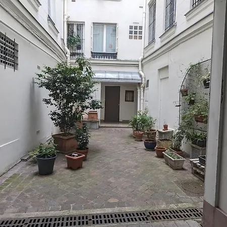 En Duplex Avec 3 Chambres, Au 4e Et Dernier étage Appartamento *
